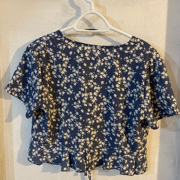 Zara blue flowered tie up top - Picture 2 of 3